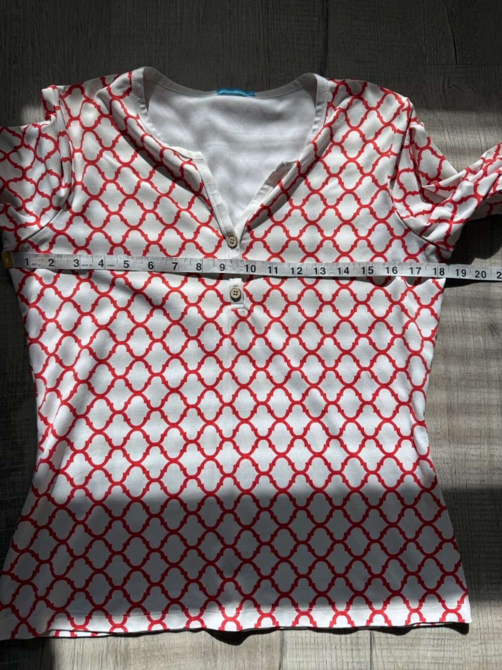 J. McLaughlin Womens Size M Top White Red Geometric 3/4-Sleeve Catalina Henley - Picture 5 of 8